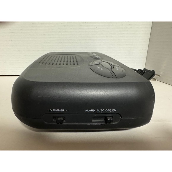 Vintage Optimus Model CR-313 Digital Multifunctional Clock AM/FM Radio - Picture 4 of 5